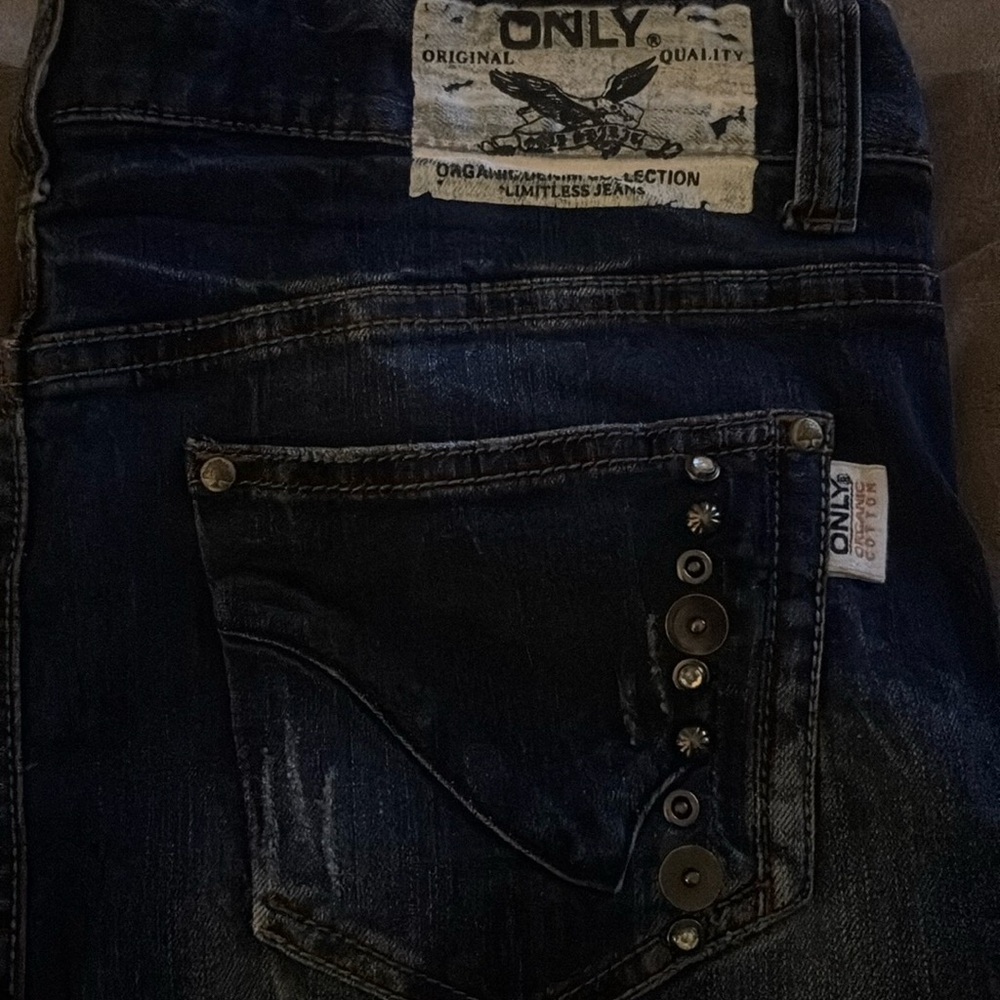 SUPER CUTE JEAN MINI SKIRT!